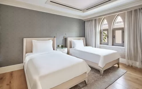middle-east-holidays-abu-dhabi-rixos-premium-saadiyat-island-hotel-club-villa-twinr-bedroom